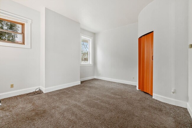 Building Photo - 67 Oregon Ave