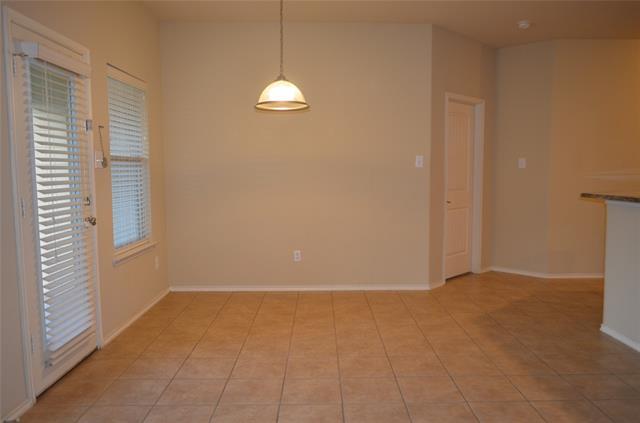 Building Photo - 9604 Sleepy Hollow Dr