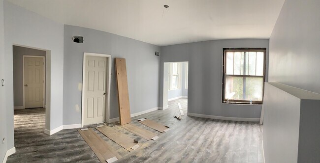 Building Photo - 6036 S Eberhart Ave