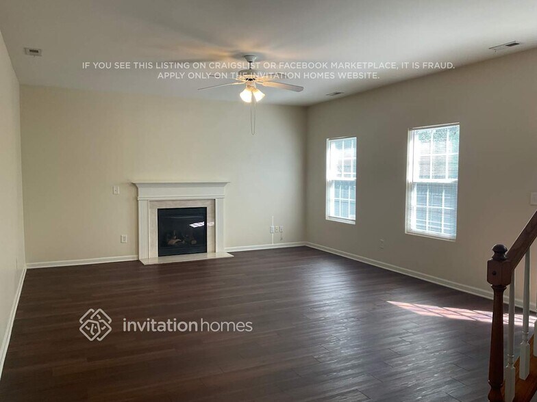 Building Photo - 911 Wind Carved Ln