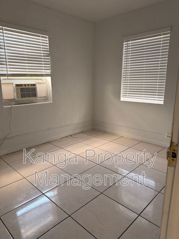 Building Photo - 1172 W 34th St