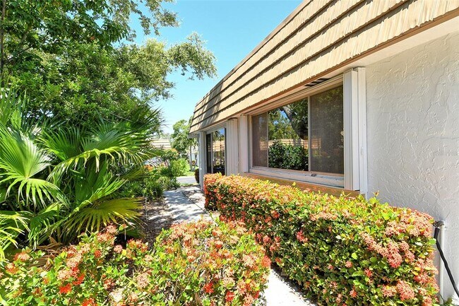 Building Photo - 2308 Waterbluff Pl