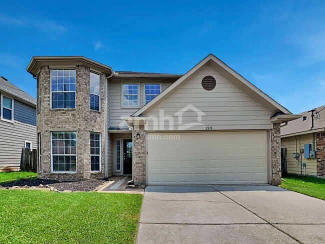 Building Photo - 2218 Shady Pine Dr
