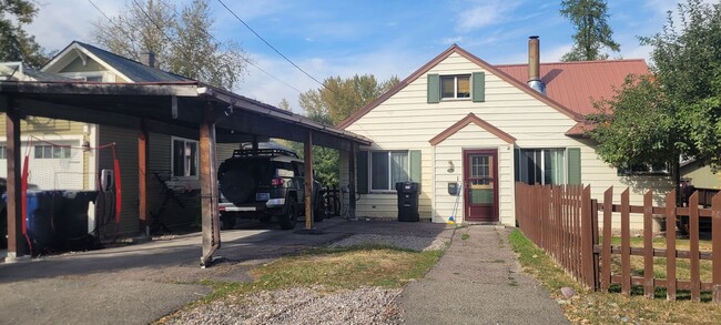 Building Photo - Whitefish River unfurnished 2 bedroom home!