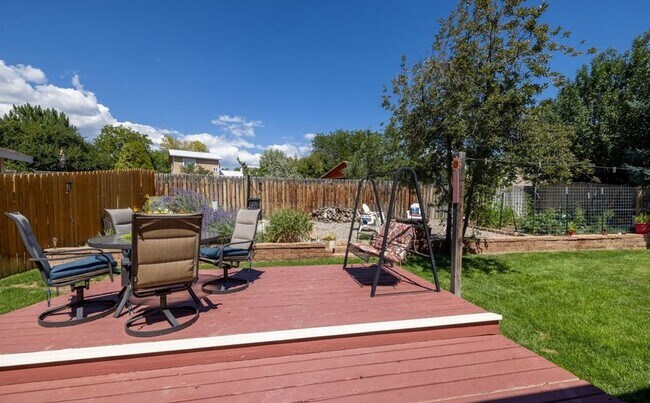 Building Photo - Charming 3-Bedroom Ranch for Rent in Prime...