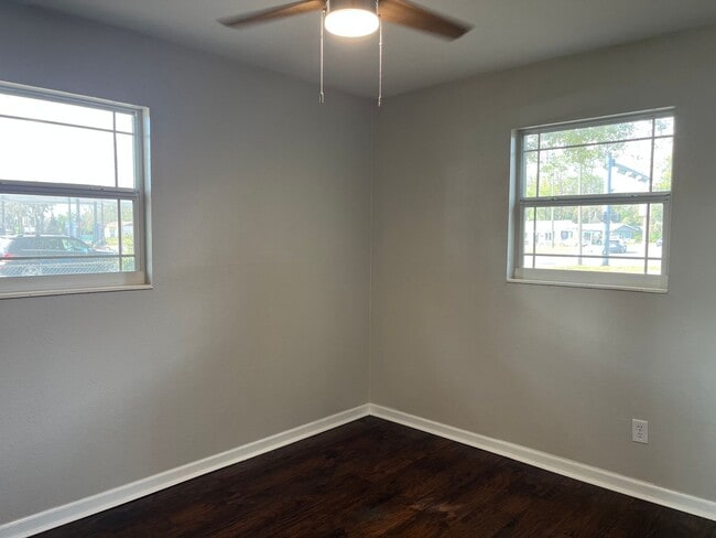 Building Photo - 3 Bedroom, 1 bath Pool Home in Lake City