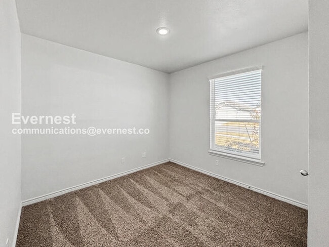 Building Photo - 8507 Glade Dr