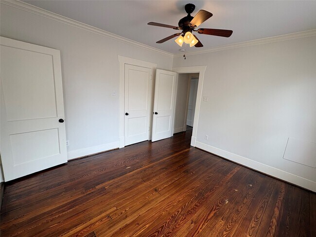 Building Photo - 404 E 29th St