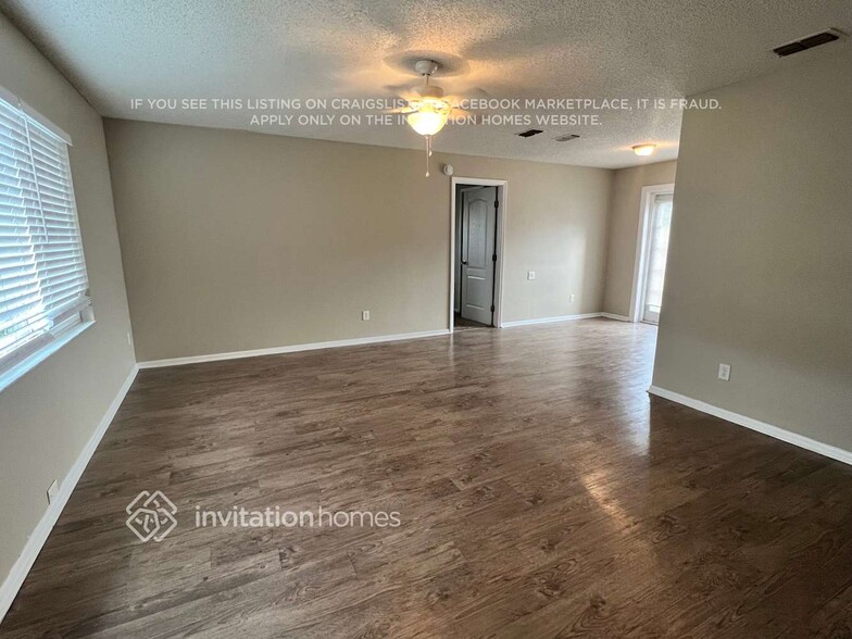 Building Photo - 107 Grovewood Ave