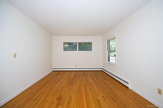 Building Photo - 2108-2110-2110 New Hackensack Rd