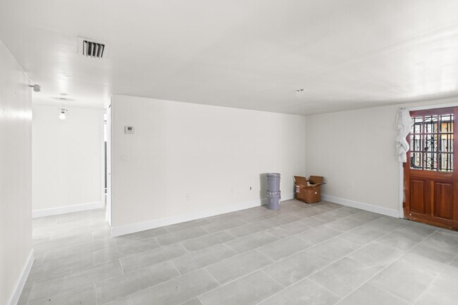 Building Photo - 1882 SW 17th Ave