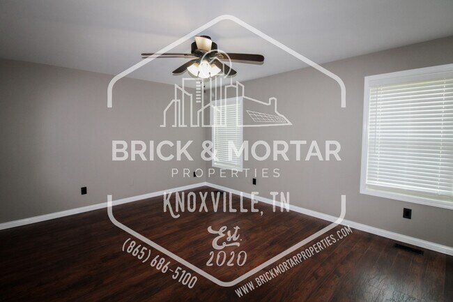 Building Photo - 613 Chapel Point Ln