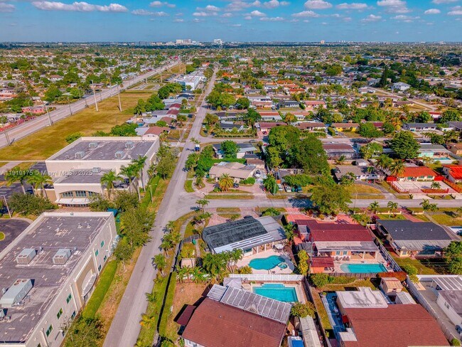 Building Photo - 10520 SW 46th Terrace