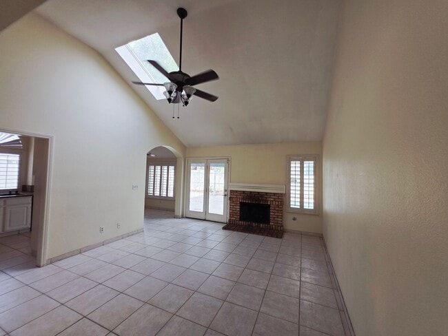 Building Photo - Single Story Home w/Pool in The Lakes!