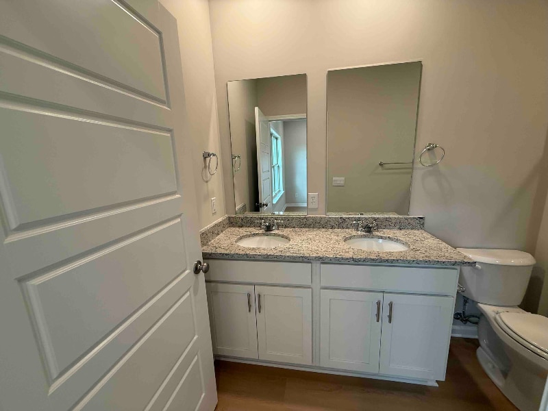 Building Photo - 521 Vista Pointe Dr