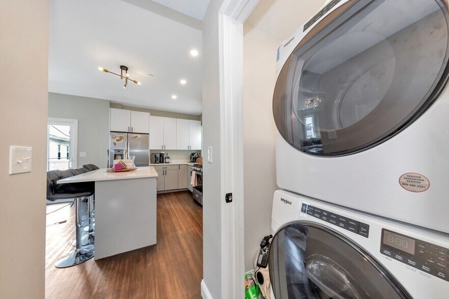 Building Photo - 774 Columbia Rd