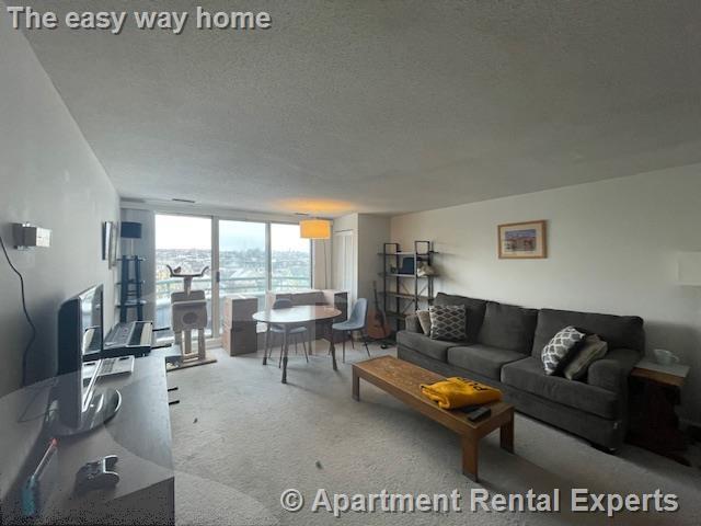 Building Photo - 175 Beacon St