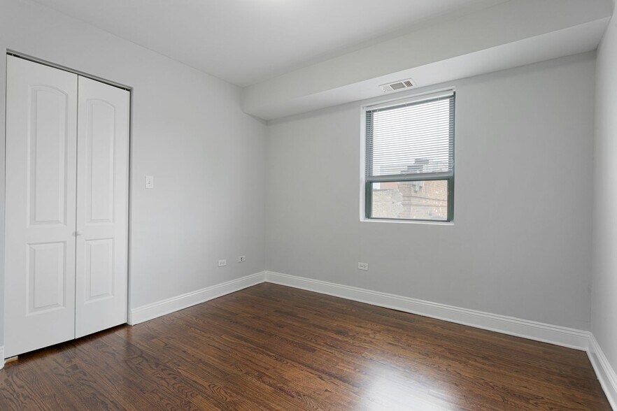 Building Photo - 7626 N Marshfield Ave