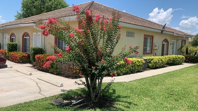 Primary Photo - 2 Bedroom 2 Full Bath Townhome in LAKE MAR...