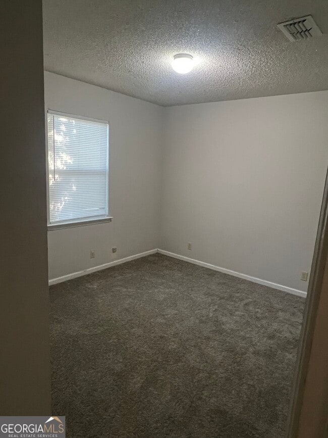 Building Photo - 235 W Lakemont Dr