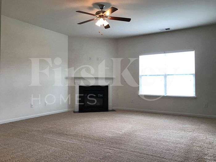Building Photo - 3283 Grandview Club Rd