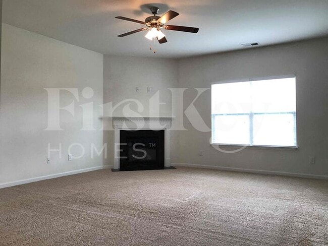 Building Photo - 3283 Grandview Club Rd
