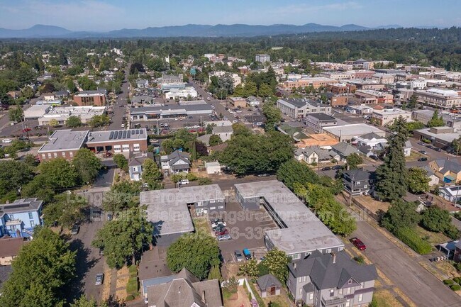 Building Photo - 205 6th Ave SE