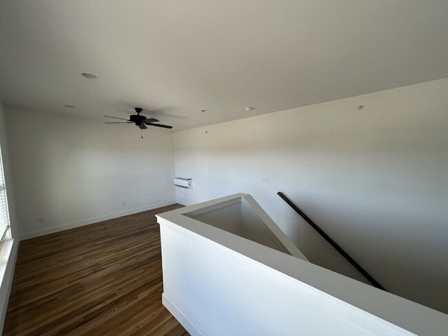 Building Photo - 3BD 2.5 BA DANSBY DR CONDO AVAILABLE FOR RENT NOW