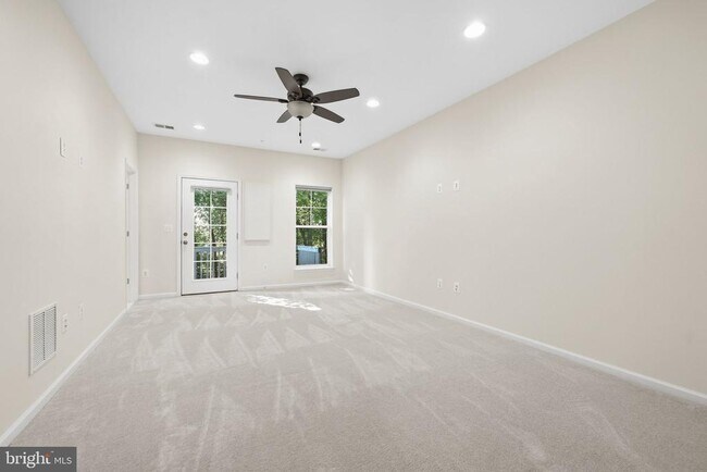 Building Photo - 1571 Renate Dr