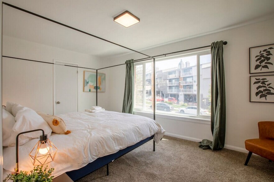 Building Photo - 239 N Center St