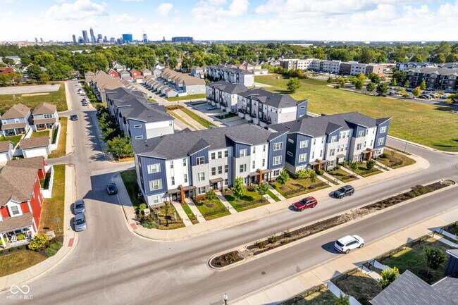 Building Photo - 315 Steeples Blvd