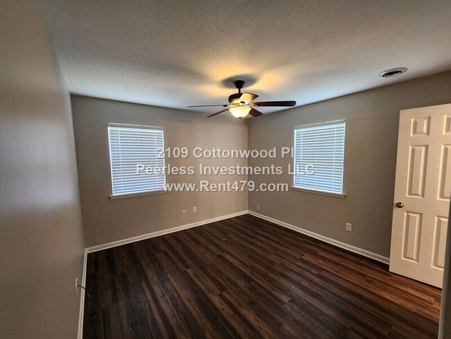Building Photo - 2109 Cottonwood Pl