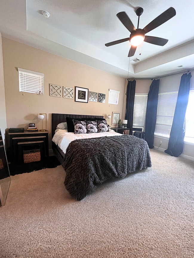 Master Bedroom - 5704 Alonso Dr