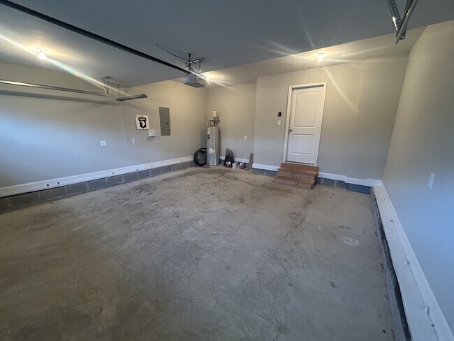 Building Photo - 1176 Elizabeth Ln