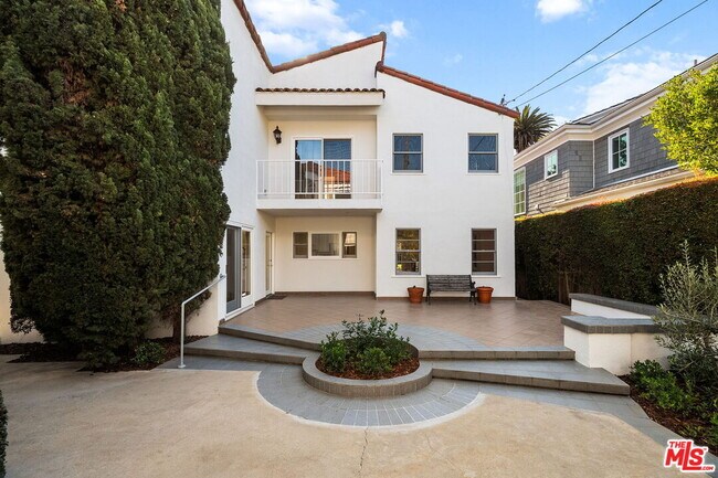 Building Photo - 459 21st Pl