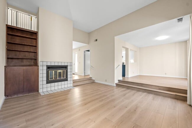 Building Photo - 112 Crown Cir