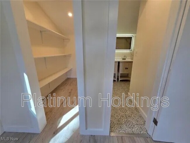 Building Photo - 10306 Winthrop Rd