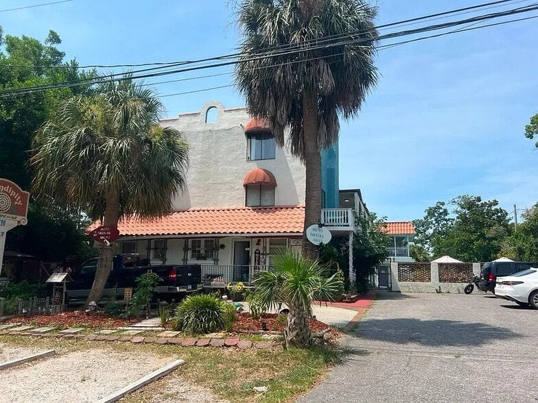 Building Photo - 407 71st Ave N
