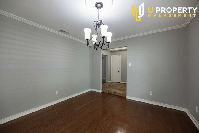 Building Photo - Great property in Plano mature community w...