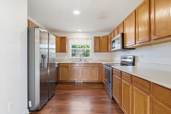 Building Photo - 6342 Trumpeter Ln