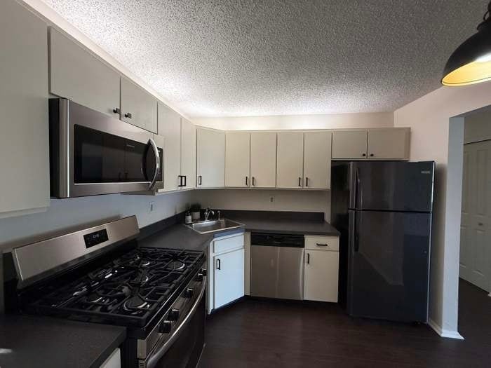 Building Photo - 65 Joyner Ct