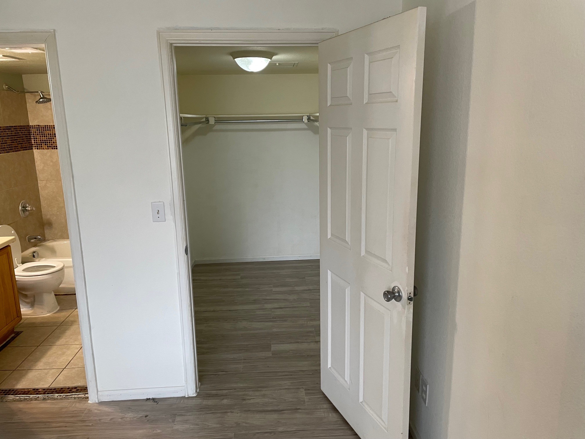 Building Photo - 8740 Corona St