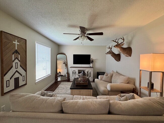 Building Photo - 208 Summerset Ct