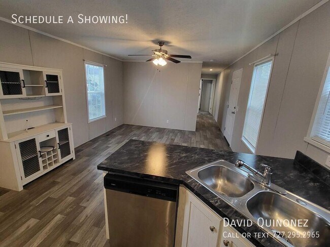Building Photo - 3250 Maysville Pike