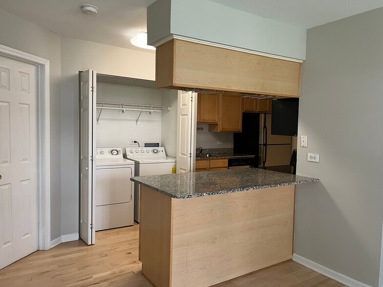 Building Photo - 1303 Wyndham Dr