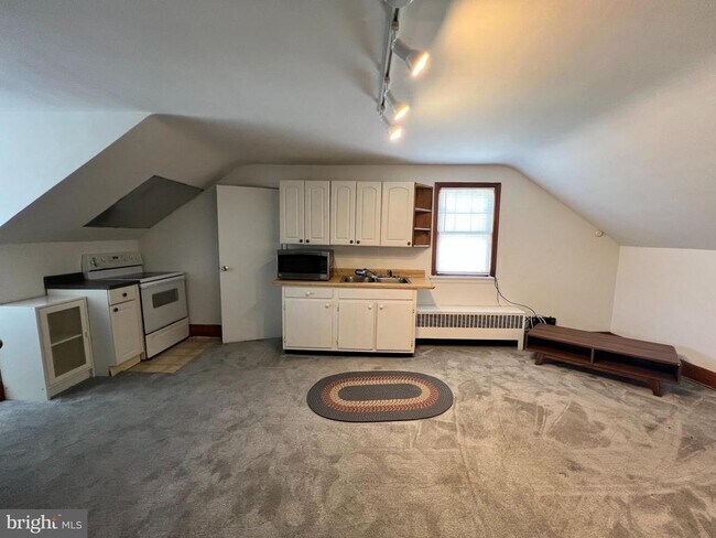 Building Photo - 1 Heighe St