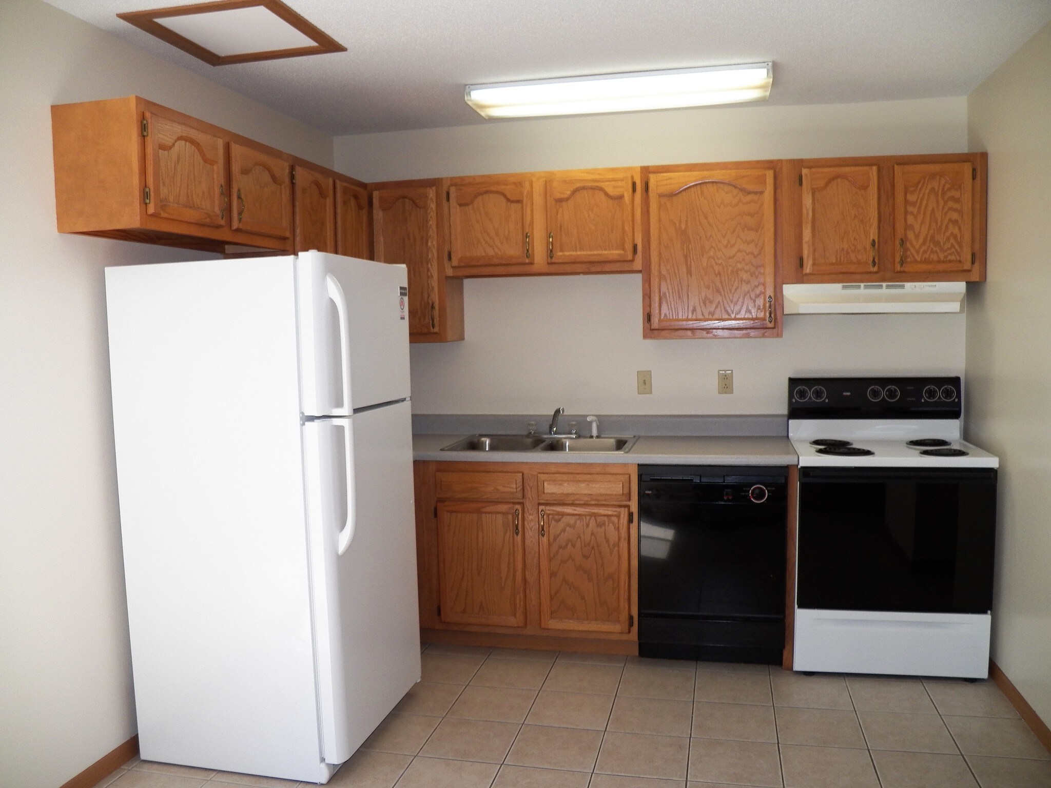 Kitchen - 262 W Main St