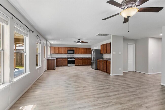 Building Photo - 2721 Sandberry Dr