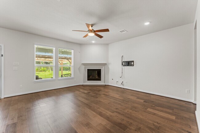 Building Photo - 3850 Chapman Bluff Dr