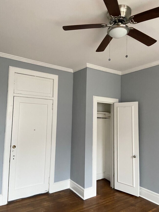 Building Photo - *COMING SOON* Charming Two Bedroom in Uptown Clt!